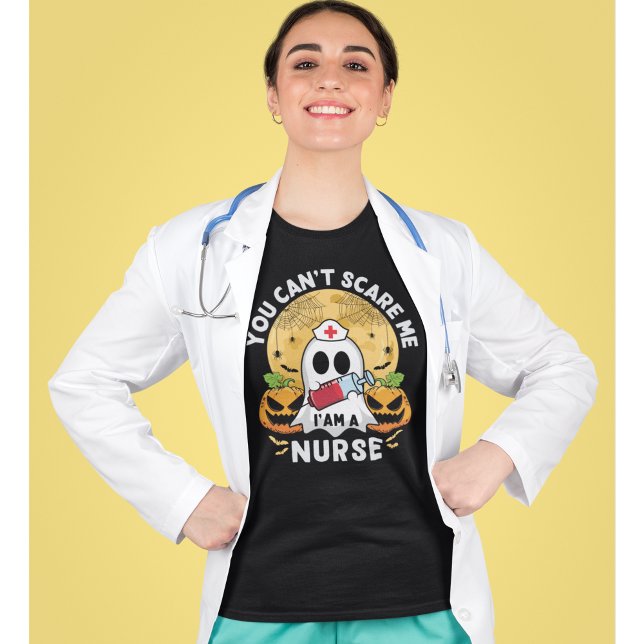 You Can't Scare Me I'am a Nurse Funny Halloween  T Shirt (Skapare uppladdad)
