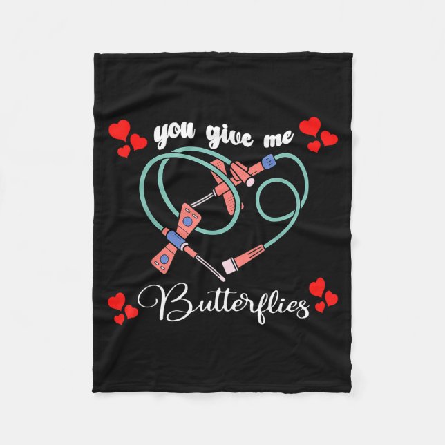 You Give Me Butterflies Phlebotomist Pbt Valentine Fleecefilt (Framsidan)