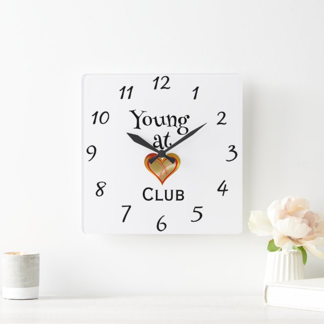 Young at Heart Club Clock Fyrkantig Klocka (Hem)