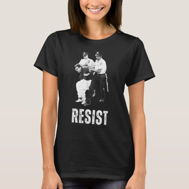 Young Bernie Sanders Arrested Resisted T Shirt (Framsida)