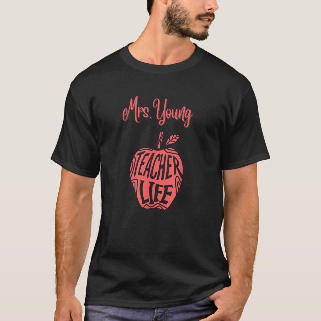 Young Cute School Teacher Apple Proud Best Da T Shirt (Framsida)