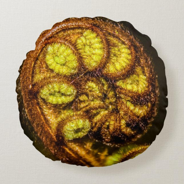 Young Fern Lövs Rund Kudde (Framsidan)