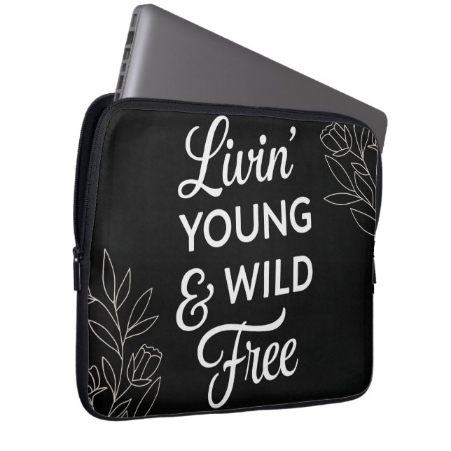 Young, Wild, & Free- Yin Yang Laptop Sleeve (Framsidan Höger)