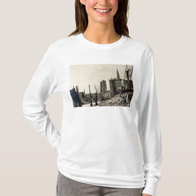 Ypres från Rue de Ville, Juni 1915 Tee (Framsida)