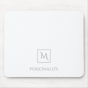 Yrkesmässig vit med enkelt grått Monogramnamn Musmatta
