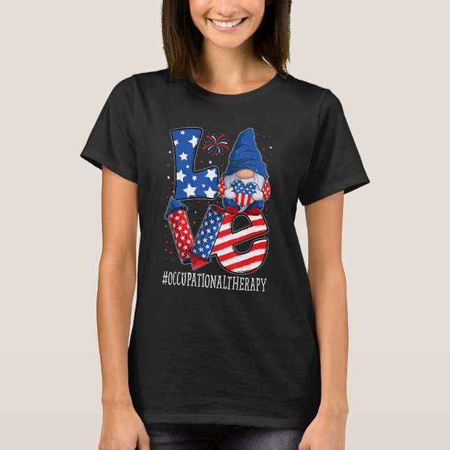 Yrkesterapi KÄRLEK 4:e July Gnome USA Pa T Shirt (Framsida)