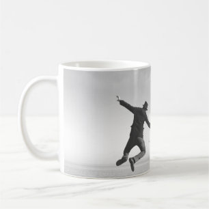 Ytlig svartvit konturteckning teckning på en c kaffemugg