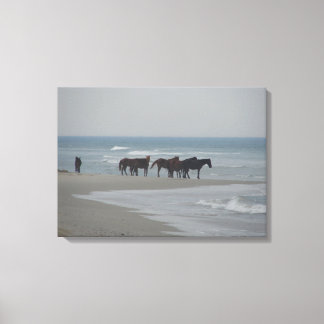 YTTERLIGARE BANKER VILD MUSTANG HORSES PÅ BEACH CANVASTRYCK