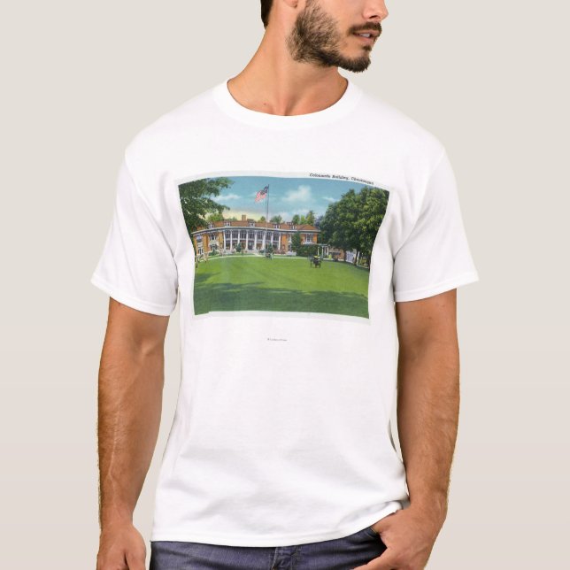 Yttre beskåda av Colonnadebyggnaden Tee (Framsida)