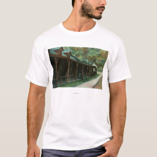 Yttre beskåda av den Fitch Mt. krogen och körban T-shirt