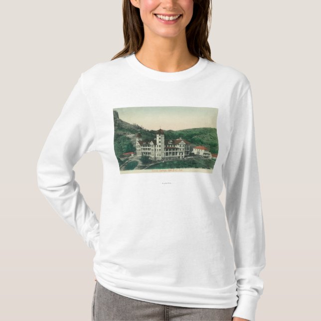 Yttre beskåda av den Tuscan SpringsRed bluffen, CA Tee Shirt (Framsida)