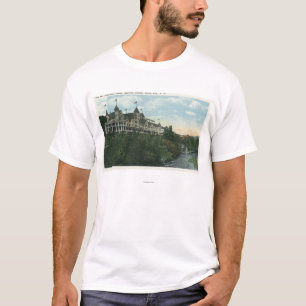 Yttre beskåda av det angenäma hotellet för tee shirt