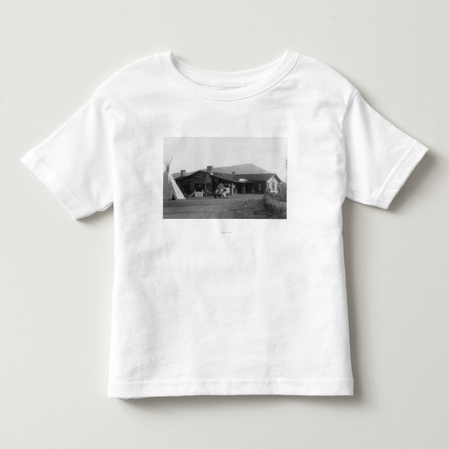 Yttre beskåda av en stam- indian tee shirt (Framsida)
