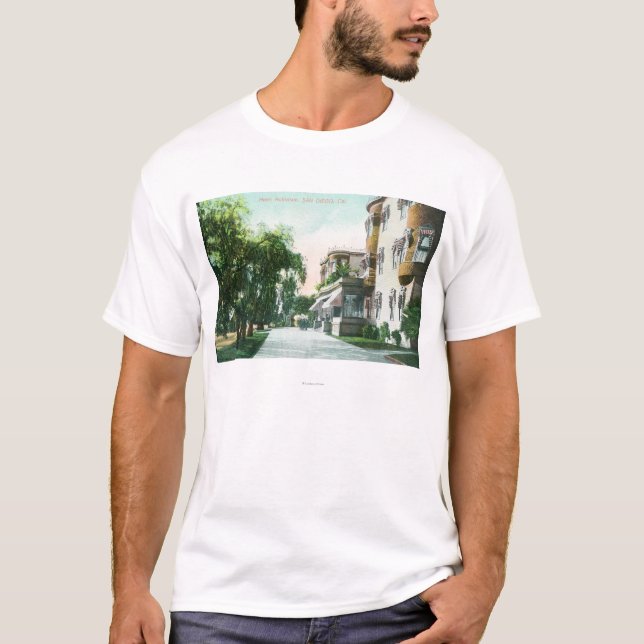 Yttre beskåda av hotellet Robinson Tee Shirt (Framsida)