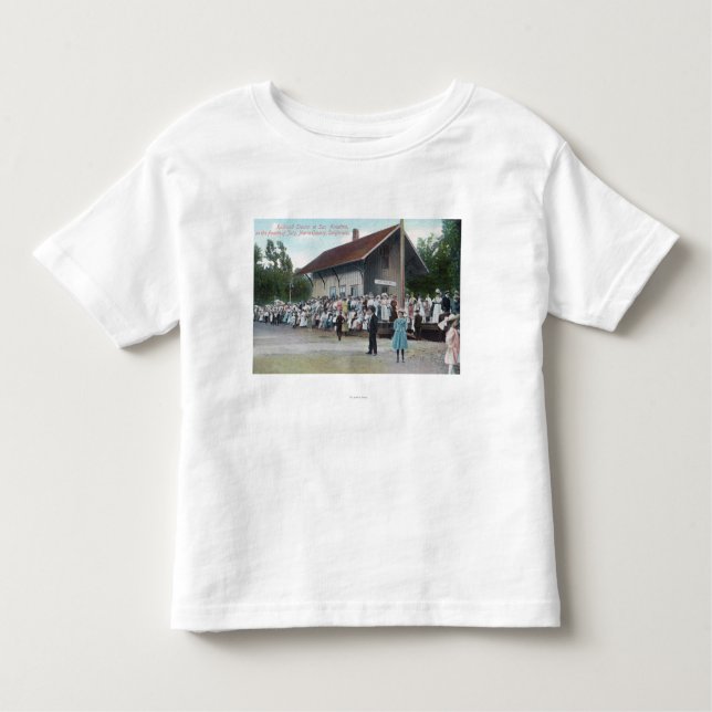 Yttre beskåda av järnvägstation på 4th av t-shirt (Framsida)