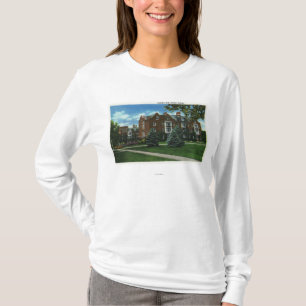 Yttre beskåda av Josselyn Hall, den Vassar T-shirt