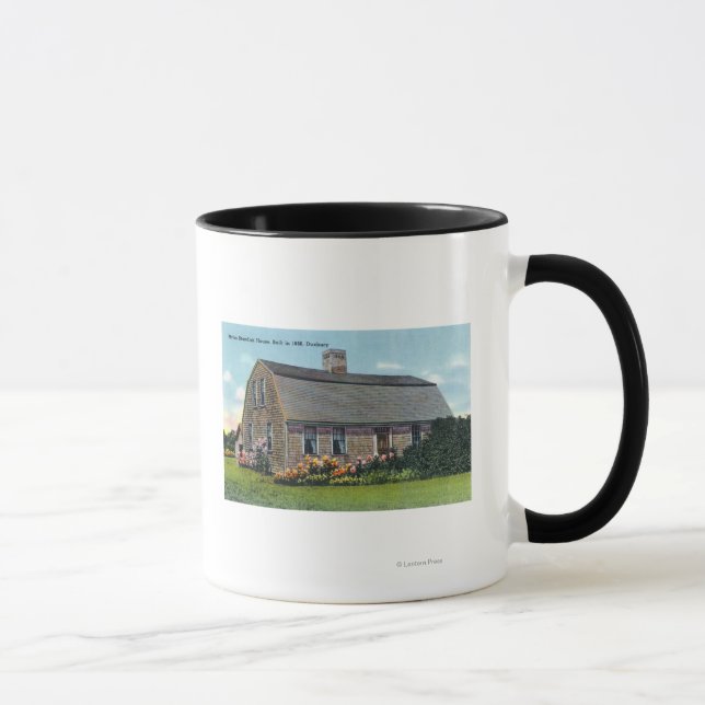 Yttre vy över Myles Standish House Mugg (Höger)