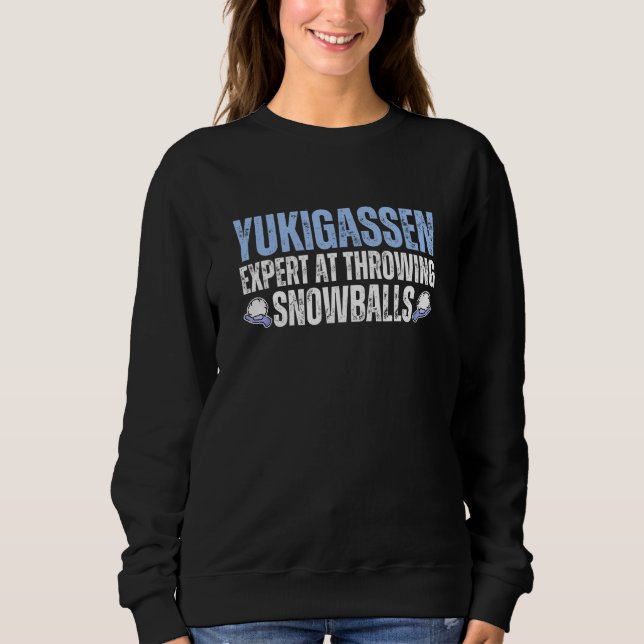 Yukigassen Expert At Throwing Snowballs T Shirt (Framsida)