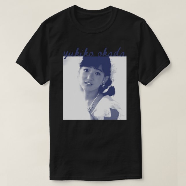 Yukiko Okada Essential T-Shirt (Design framsida)