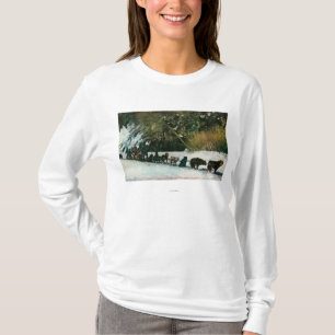 Yukon hundlag som fraktar till och med den Alaska T-shirt