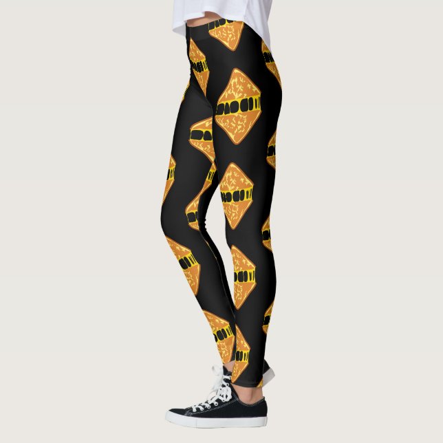 Yummy Delicious Gooey Grilled Cheese Leggings (Vänster)
