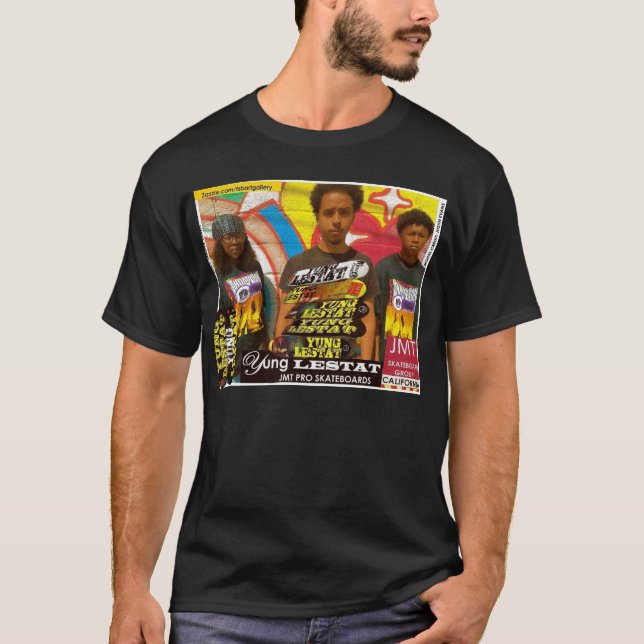 YUNG LESTAT T-Shirt blir YUNG LESTAT T-Shirt på sv (Framsida)