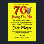 Yung No Mo 70th Birthday Inbjudningar<br><div class="desc">Lustigt 70-årsformat med ett kinesiskt ordspråk som säger ATT ANCIENT CHINESE PROVERB SÄGER 70 YUNG INGEN MO MEN BRRE FRÅN DRAGON FORTFARANDE HETT. Roligt Asiatisk stil och andningsdragon. Underbar för en gag. PinkInkArt-original!</div>