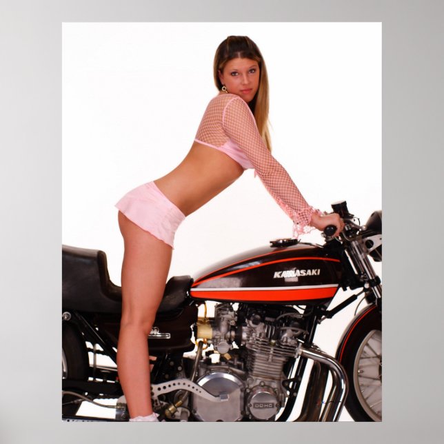 Z1 med modell Cassie från "Sak" Poster (Framsidan)