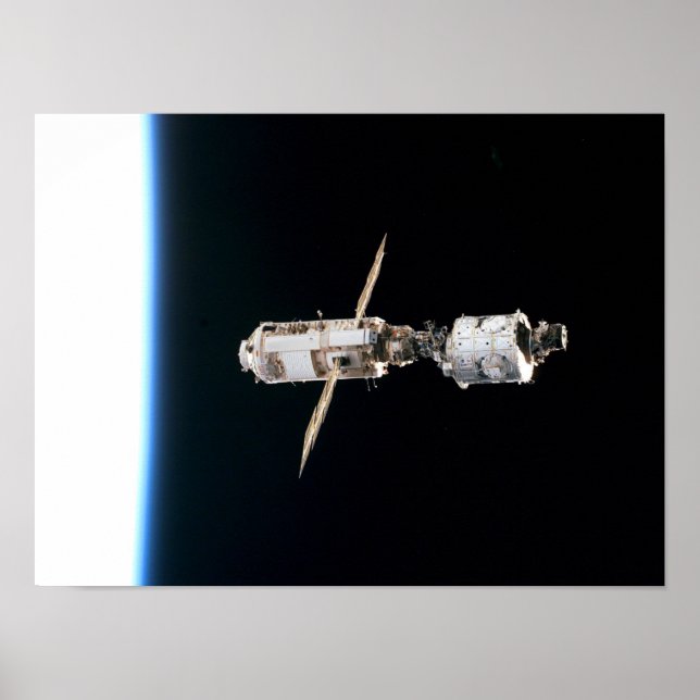 Zarya och Unity från Internationell Space Station Poster (Framsidan)