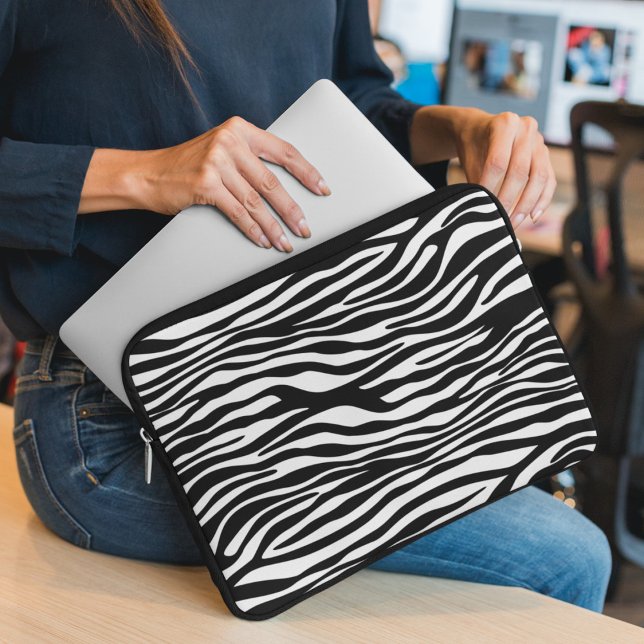 Zebra tryck, Zebra ränder, svart och vitt Laptop Fodral (Skapare uppladdad)