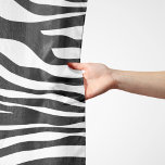 Zebra tryck, Zebra ränder, svart och vitt Sjal<br><div class="desc">Elegant,  snyggt och sofistikerad zebra mönstrad i svart och vitt färg. Modern gåva och trendig,  perfekt för djuret älskare i ditt liv.</div>