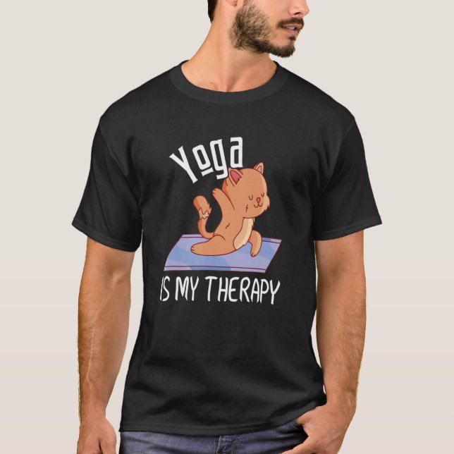 Zen Meditation Yoga Is My Therapy Cat Omm T Shirt (Framsida)