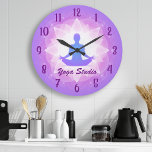 Zen Yoga Lotus Meditation Personlig Stor Klocka<br><div class="desc">Trendig Personlig Anpassningsbar Modern Zen Yoga Lotus Meditation Wall Clock by Printable Söt. Perfekt-klocka för Yoga Studio och gör en underbar gåva till meditation älskare!</div>