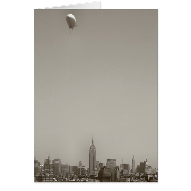 Zeppelin Over Manhattan, New York City Hälsningskort (Framsidan)
