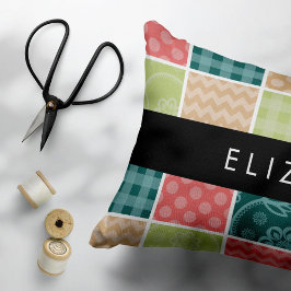 Zigzag, Chevron, Gingham, Polka dots, ditt namn Prydnadskudde