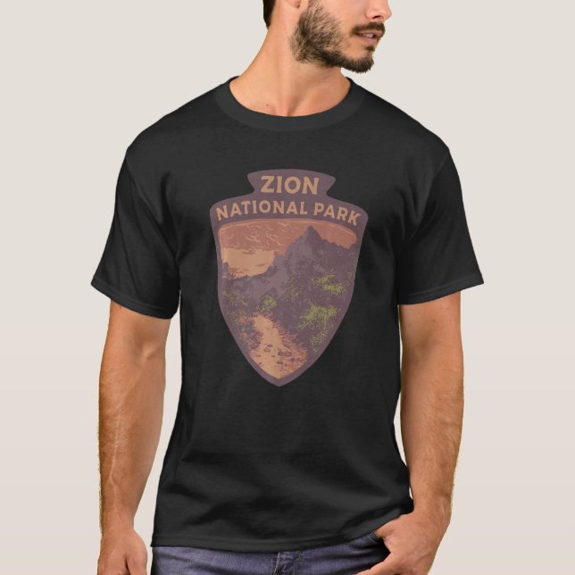 Zion National Park Merchandise Zion Hiking Souveni T Shirt (Framsida)