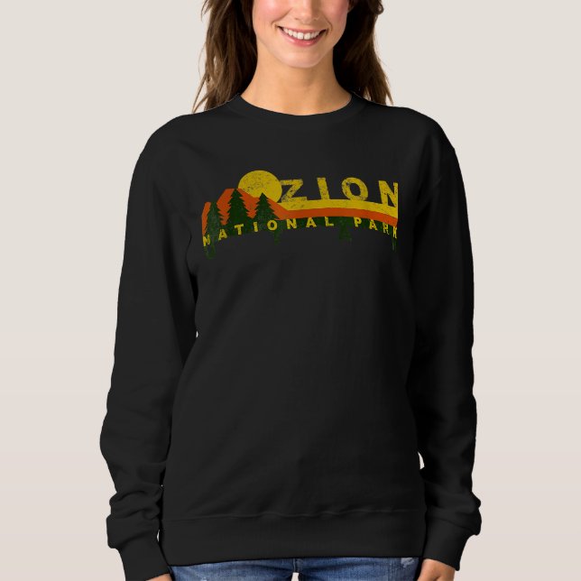 Zion National Park Sunny Mountain Treeline T Shirt (Framsida)