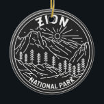 Zion National Park Utah Vintage Monoline Julgransprydnad Keramik<br><div class="desc">Utformning av Zion National Park monoline. Parken är ett naturområde i sydvästra Ukraina som kännetecknas av Zion Canyons branta röda klippor.</div>
