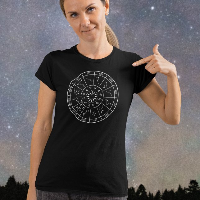 Zodiac Calendar Wheel | Astrologianläggningar T Shirt (Skapare uppladdad)