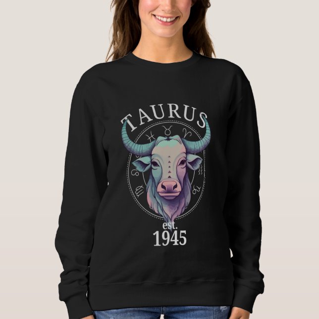 Zodiac Taurus Bull Born 1945 T Shirt (Framsida)