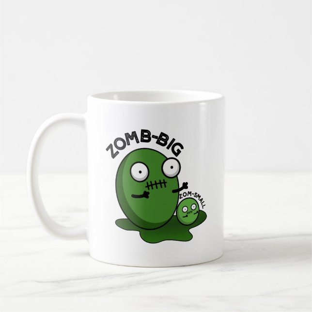 Zom-big Zom-small Funny Halloween Zombie Pun Kaffemugg (Vänster)