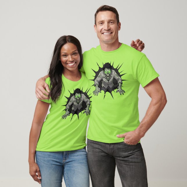 Zombie bryter genom vägg Skräckpresent T Shirt (Unisex)