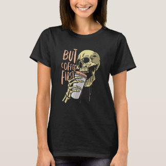 Zombie skalle, kaffe först Funny Halloween Desi T Shirt