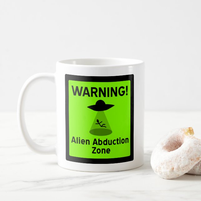 Zon varningsskylt för Alienbortförande (grönt) Kaffemugg (Med munk)