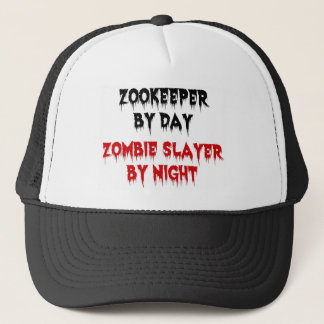 Zookeeper by Day Zombie Sayer by Natt Truckerkeps