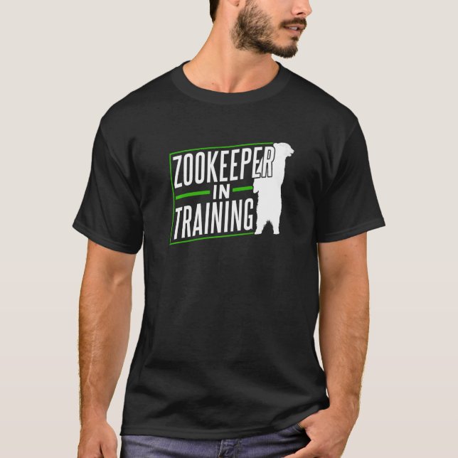 Zookeeper In Training Keeping Job Zookeepping Zoo  T Shirt (Framsida)