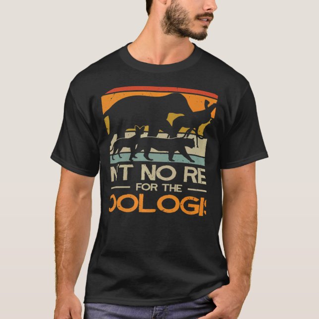 Zoologist Zookeeping Wildlife Zoology Zoo Employee T Shirt (Framsida)