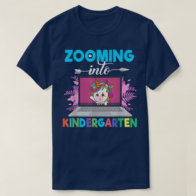Zooma in i Kindergarten Unicorn Lycklig-dagar T Shirt (Design framsida)