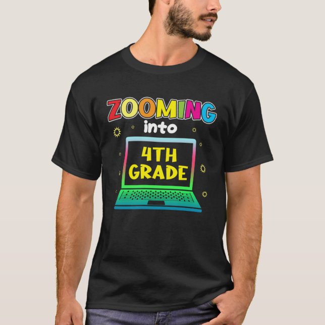 Zoomar in på 4:e klass t shirt (Framsida)