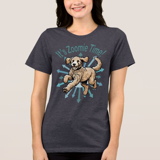Zoomie Time Golden Doodle T Shirt (Framsida)